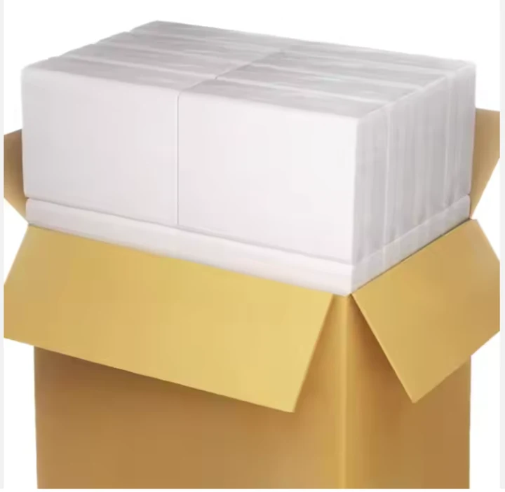 Rouleau de papier hygiénique à 4 couches en pâte vierge
